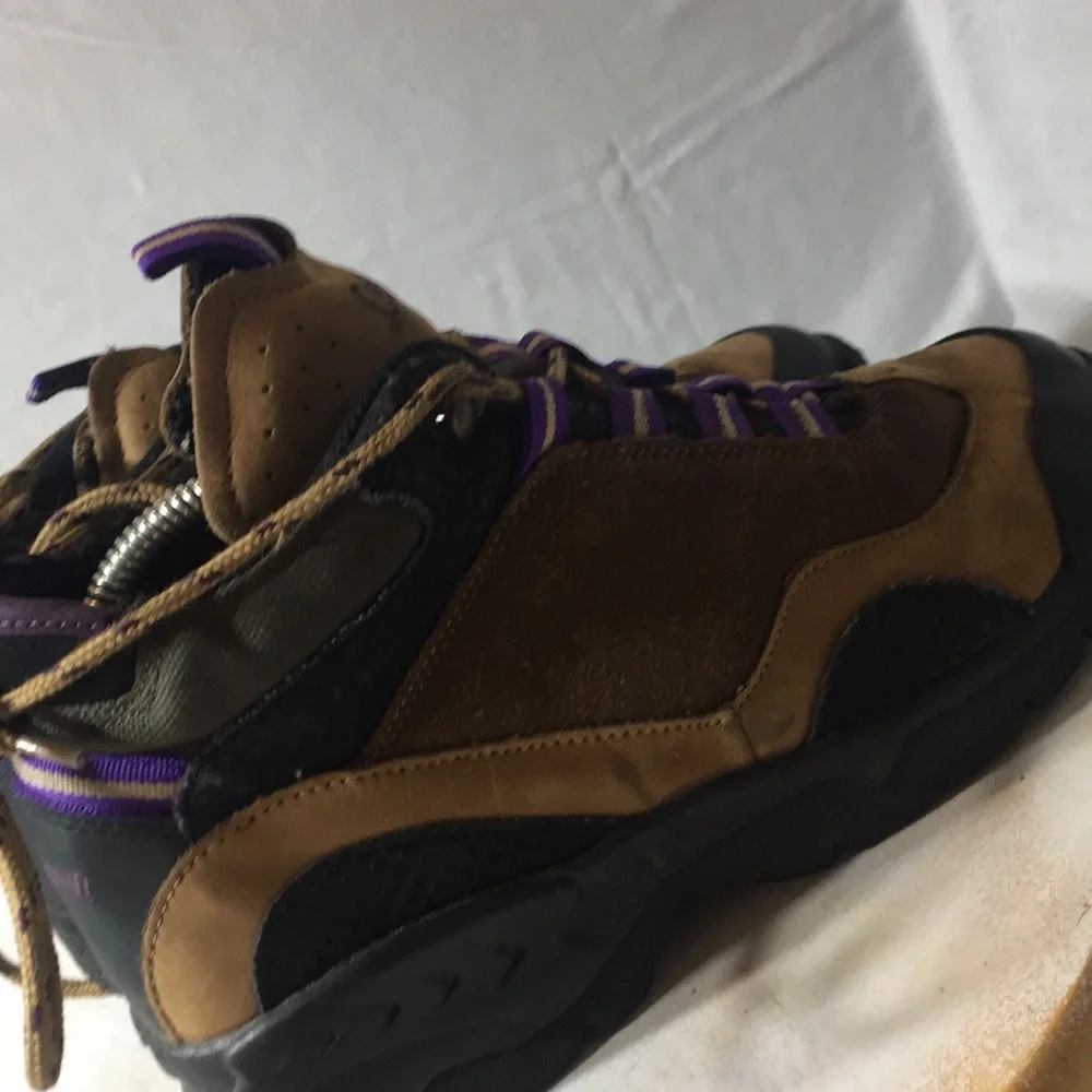 Coleman womens brown/lavender detailing hiking boot size 9 1/2